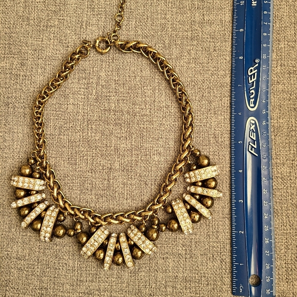 Elegant Banana Republic statement necklace - Picture 3 of 3